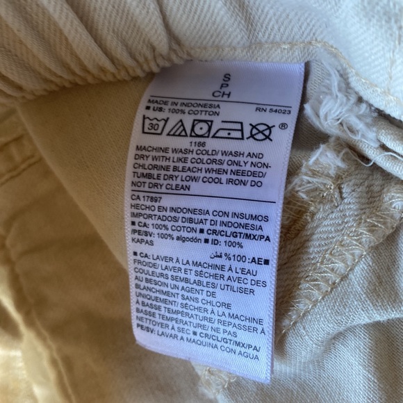 Old Navy High Rise Shorts - Picture 4 of 4